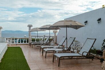 هتل Mistral Apartments Aegina
