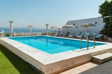هتل Mistral Apartments Aegina