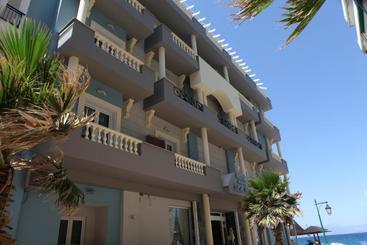 هتل Mantas Seaside Boutique