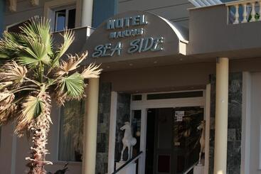 هتل Mantas Seaside Boutique