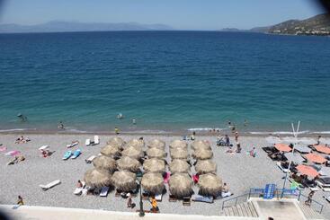 هتل Mantas Seaside Boutique