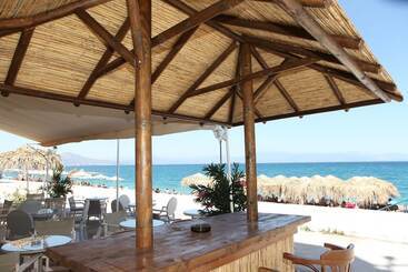 هتل Mantas Seaside Boutique