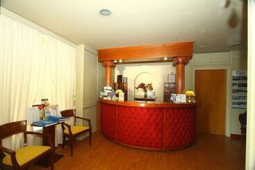 هتل Mantas Seaside Boutique