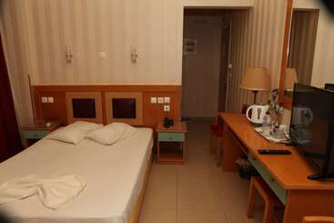 هتل Mantas Seaside Boutique