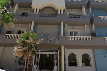 هتل Mantas Seaside Boutique