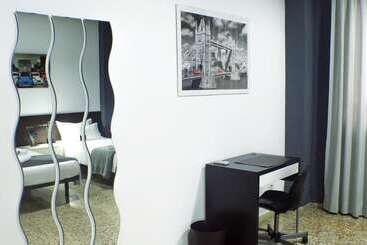 Quart Youth Hostel & Apartments