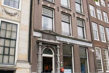Stayokay Amsterdam Stadsdoelen   Hostel