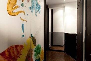 Thc Latina Hostel