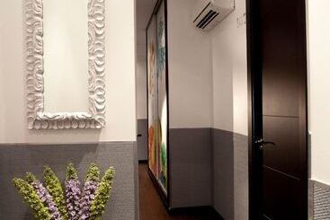 Thc Latina Hostel