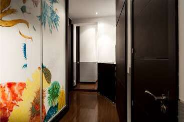 Thc Latina Hostel