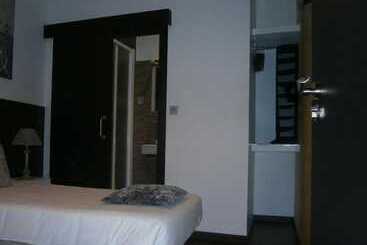 Thc Latina Hostel