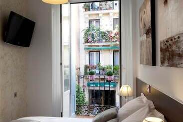 Thc Latina Hostel