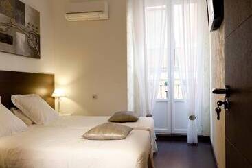 Thc Latina Hostel
