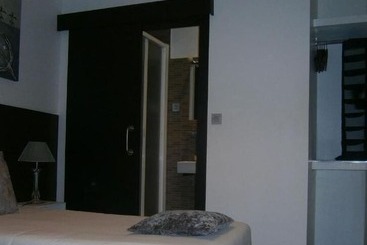 Thc Latina Hostel
