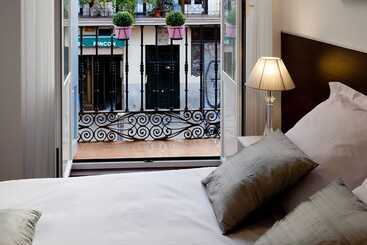 Thc Latina Hostel