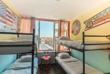 The Flying Pig Beach Hostel