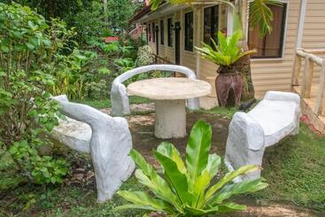 Almira Diving Resort Panglao