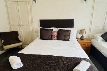 مبيت وإفطار The Roadhouse