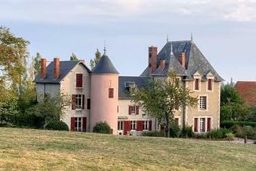 住宿加早餐  Chateau De La Combe Suites