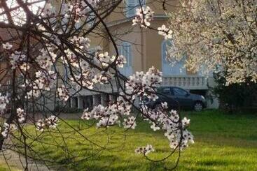 تختخواب و صبحانه Domaine Berenguer