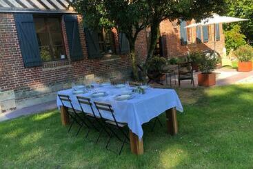 住宿加早餐  Le Domaine Des Volets Bleus