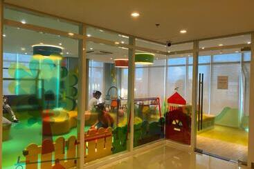 2 Br Corner Executive Suite At Lafayette Park Square Megaworld Blvd Unit 5h