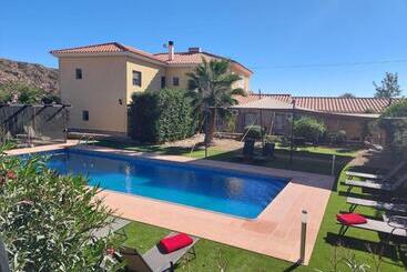 تختخواب و صبحانه Casa Rural Mas Solana