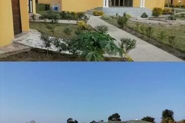 פנסיון Lunganakho Country Lodge