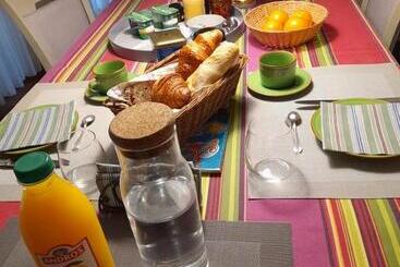 تختخواب و صبحانه Chez Marino Antony Real