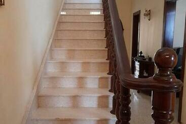 Dynesty B&b