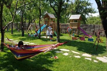 Joyard   Pensiune & Parc