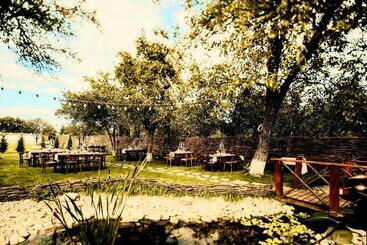 Joyard   Pensiune & Parc