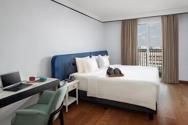 The Reiz Suites, Artotel Curated