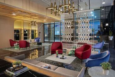 The Reiz Suites, Artotel Curated