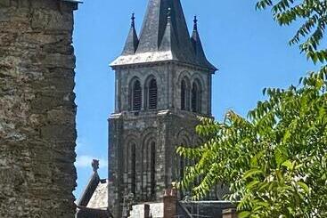 تختخواب و صبحانه Le Logis Du Vassal