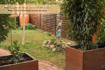 پانسیون Tulip Home Guest House