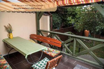 پانسیون Tulip Home Guest House