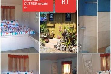 تختخواب و صبحانه Cristina Beachfront Cottages