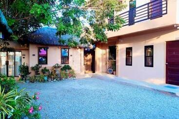 تختخواب و صبحانه Cristina Beachfront Cottages