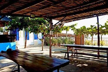 تختخواب و صبحانه Cristina Beachfront Cottages