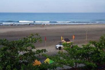 تختخواب و صبحانه Cristina Beachfront Cottages