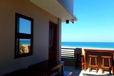 تختخواب و صبحانه Cristina Beachfront Cottages