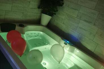 تختخواب و صبحانه Jacuhomespa13