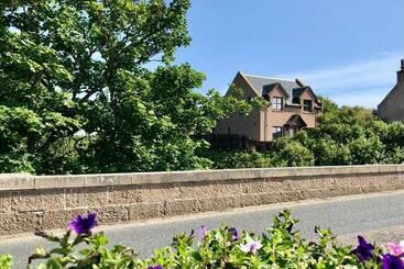 住宿加早餐  Room On The River