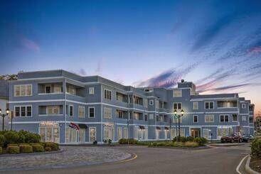 Harbourtown Suites On Plymouth Harbor