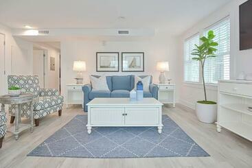 Harbourtown Suites On Plymouth Harbor