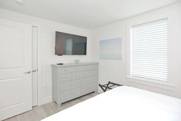 Harbourtown Suites On Plymouth Harbor