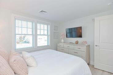 Harbourtown Suites On Plymouth Harbor