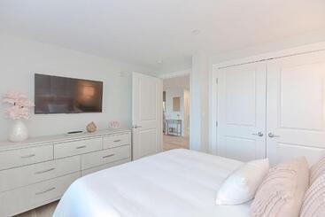 Harbourtown Suites On Plymouth Harbor
