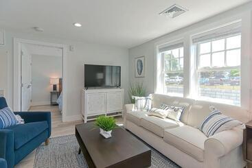 Harbourtown Suites On Plymouth Harbor